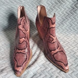 Vince Camuto Gigietta Ankle Booties